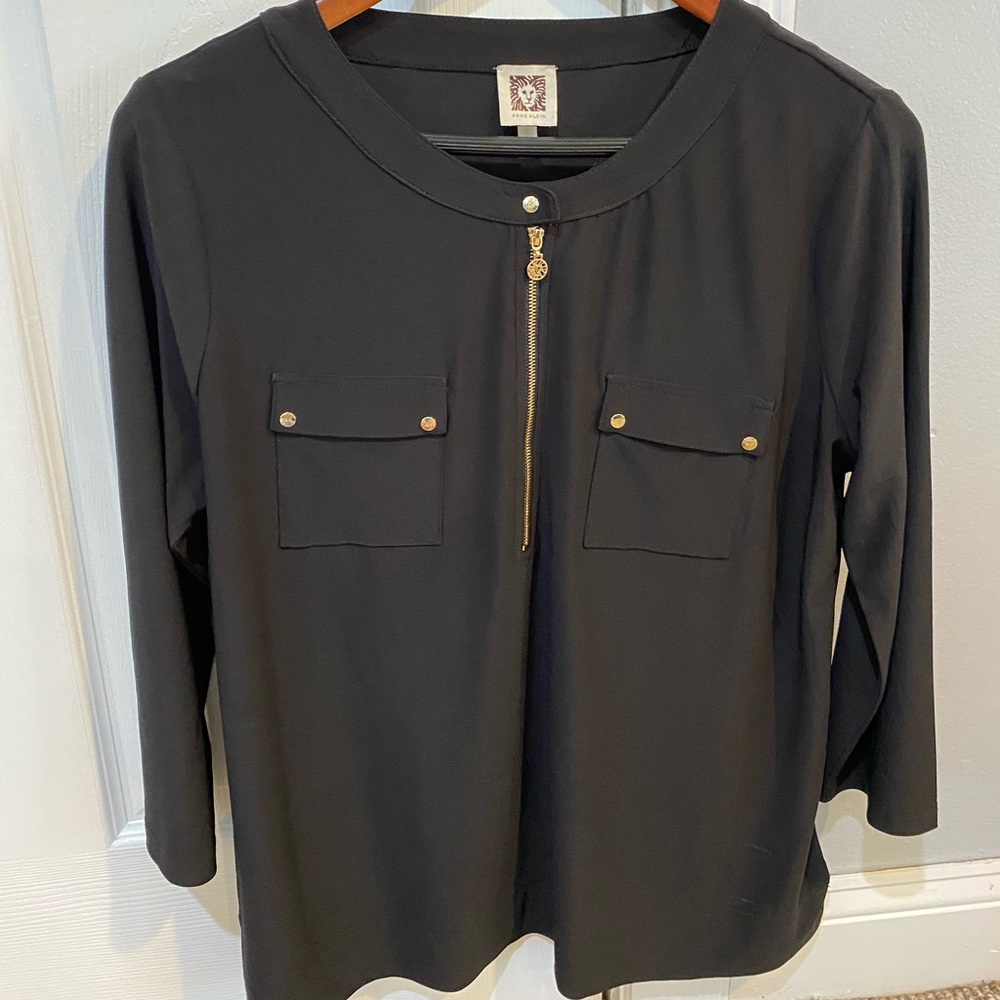 Like new condition Anne Klein sheer black top SZ L